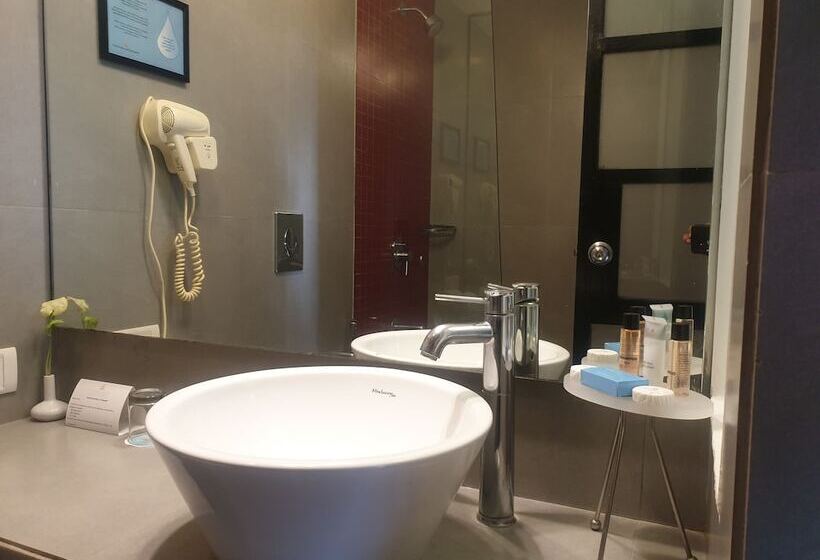 ویلای 1 خوابه, Whispering Palms Beach Resort