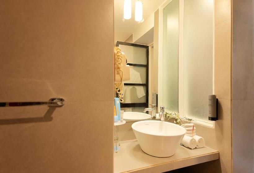 ویلای 1 خوابه, Whispering Palms Beach Resort