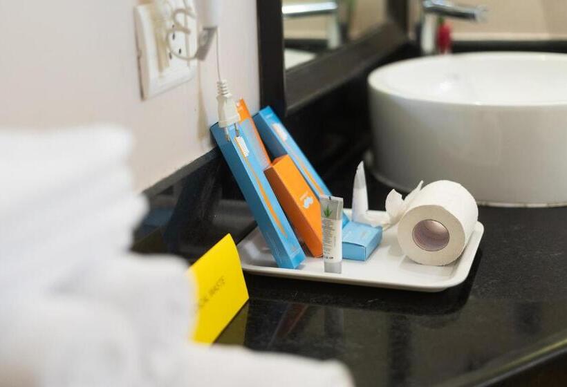 ویلای 1 خوابه, Whispering Palms Beach Resort