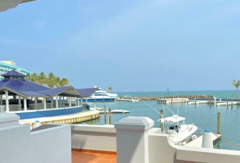 اتاق استاندارد با چشمانداز دریا, El Conquistador Resort Puerto Rico