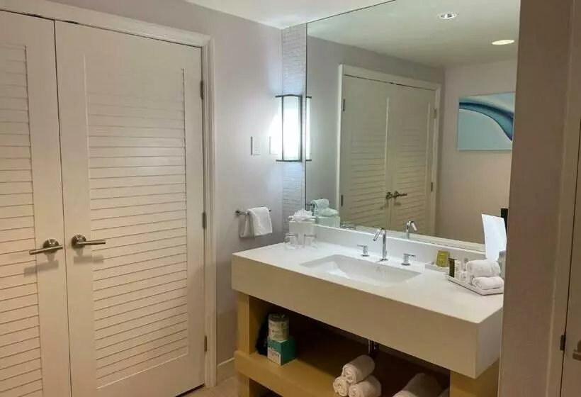 اتاق استاندارد با تخت بزرگ برای معلولان, El Conquistador Resort  Puerto Rico