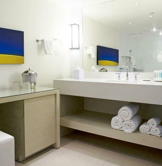 اتاق اساندارد با چشم‌انداز جانبی به دریا, El Conquistador Resort  Puerto Rico