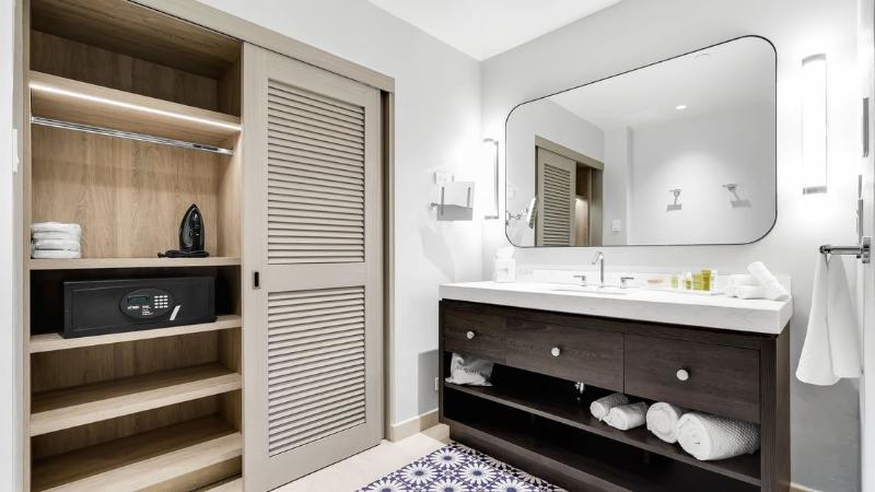 اتاق لوکس با تخت بزرگ, El Conquistador Resort Puerto Rico