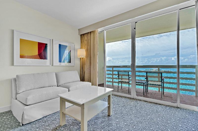اتاق استاندارد با تخت بزرگ, El Conquistador Resort  Puerto Rico