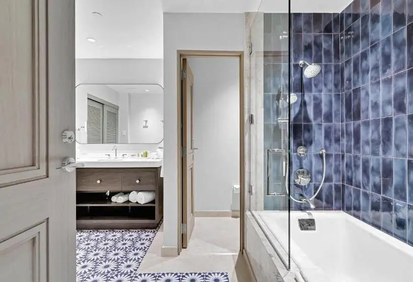 اتاق لوکس با تخت بزرگ, El Conquistador Resort  Puerto Rico