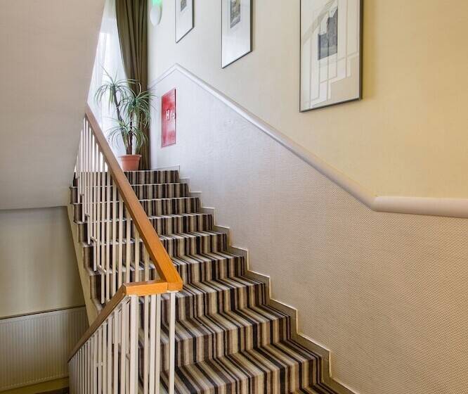 Quarto Estandar Individual, Aida