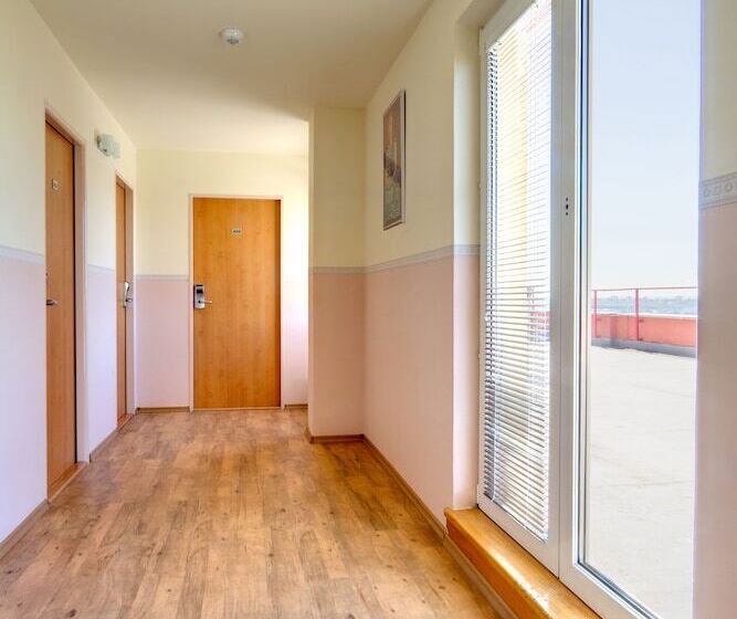 Quarto Estandar, Aida