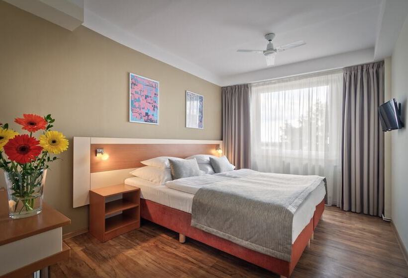 Quarto Estandar, Aida