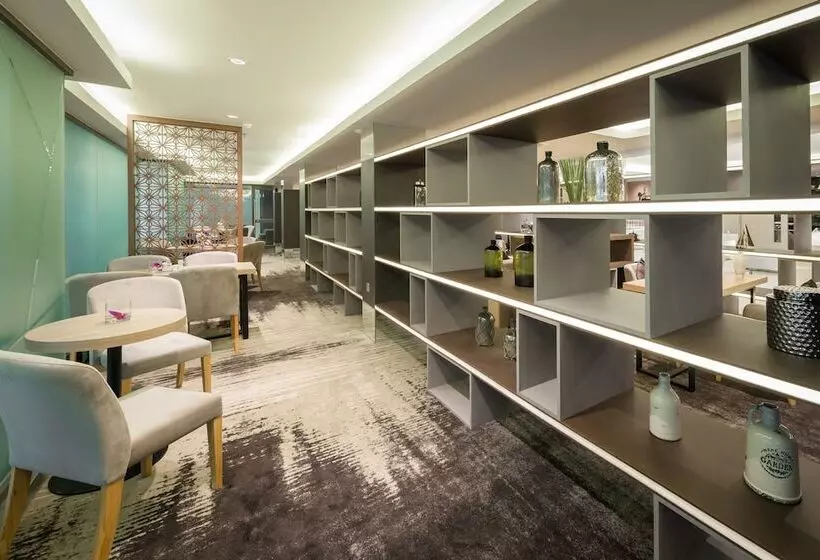 سوییت اجرایی, Eastin Grand Hotel Saigon