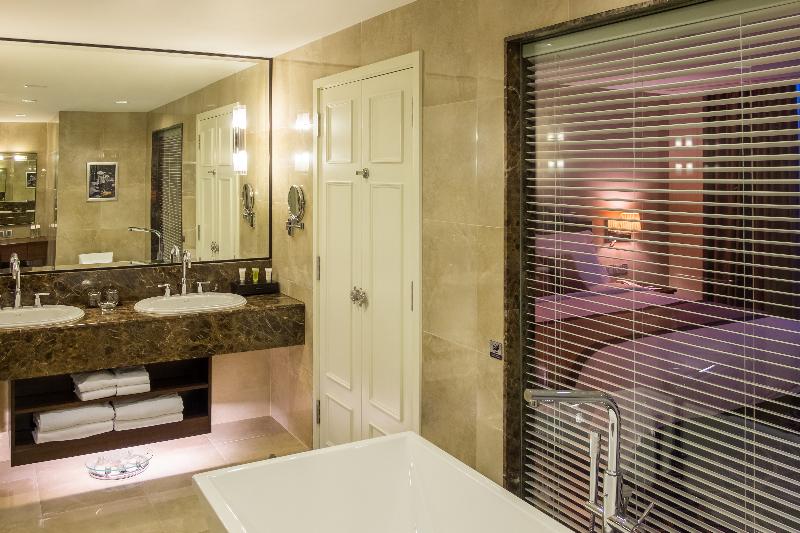 سوئیت کلاب, Eastin Grand Hotel Saigon