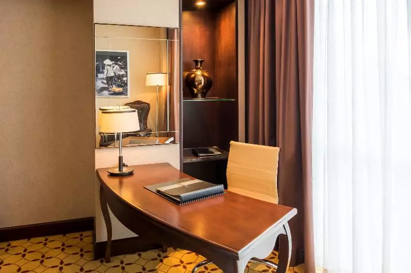 اتاق کلاب, Eastin Grand Hotel Saigon