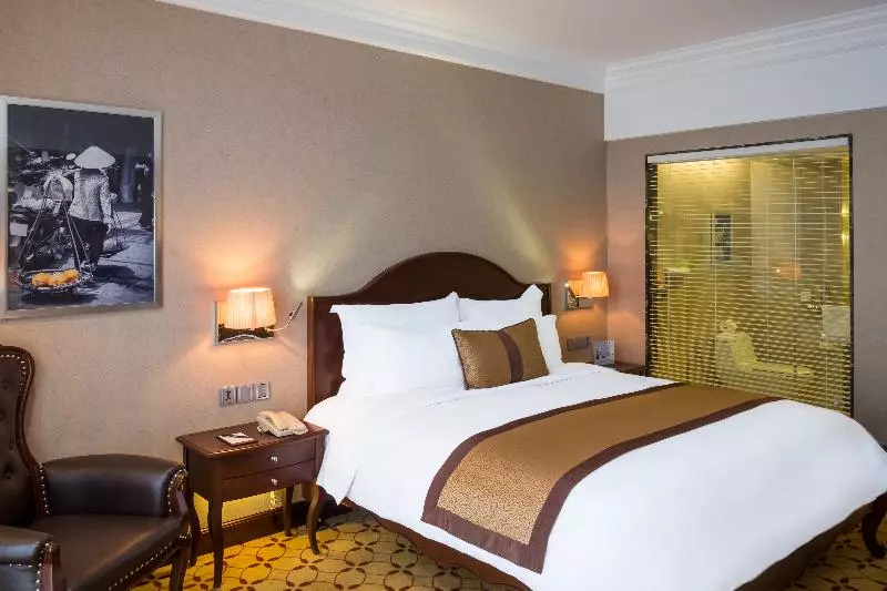 اتاق کلاب, Eastin Grand Hotel Saigon