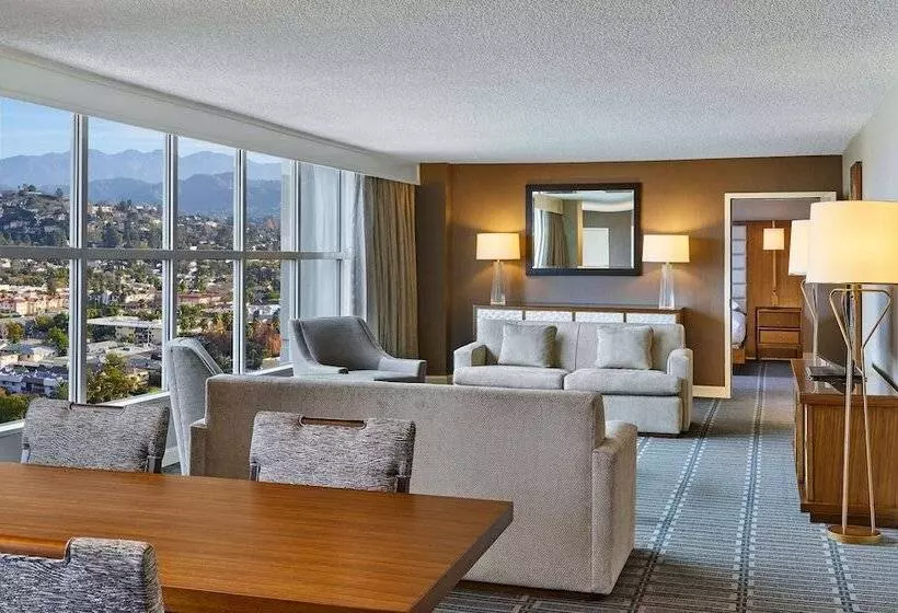 سوییت, Hilton Los Angeles North/glendale