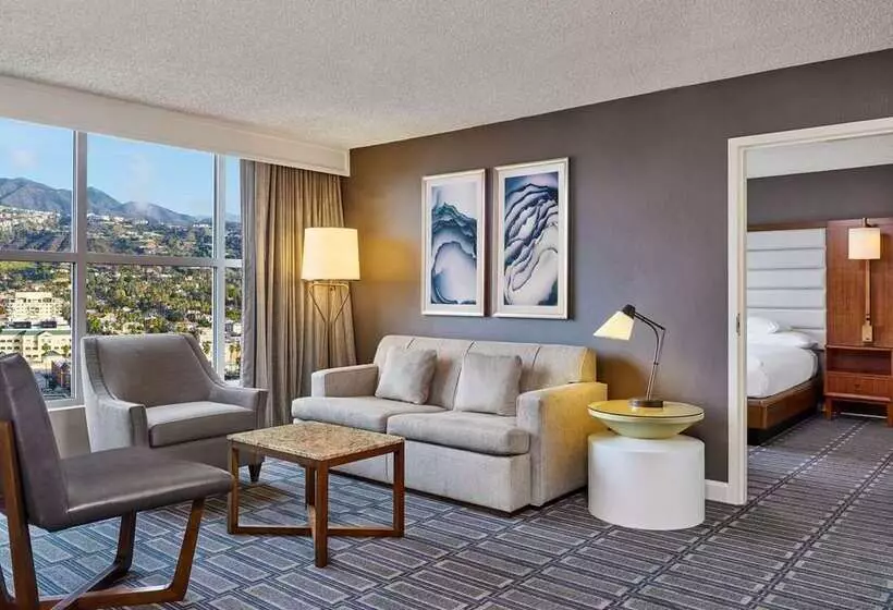 اتاق استاندارد با تخت بزرگ, Hilton Los Angeles North/glendale