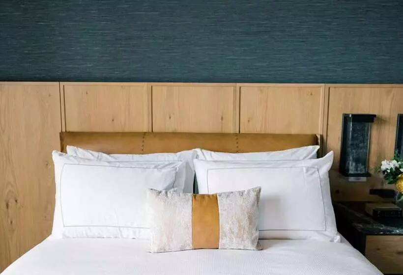 اتاق استاندارد با تخت بزرگ, Hilton Los Angeles North/glendale