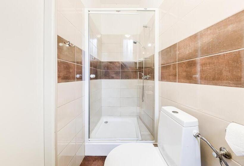 اتاق استاندارد یک نفره, Koruna