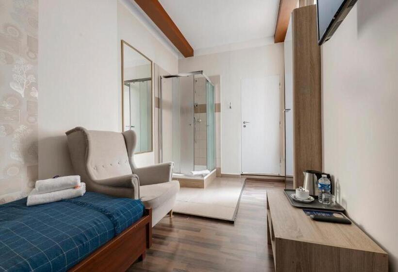 اتاق استاندارد یک نفره, Koruna