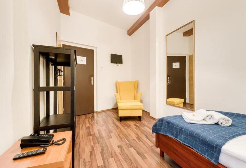 اتاق استاندارد یک نفره, Koruna