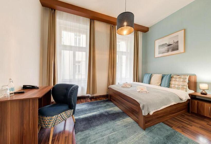 اتاق استاندارد, Koruna