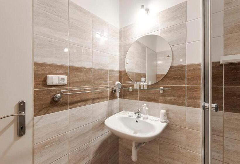 اتاق استاندارد, Koruna