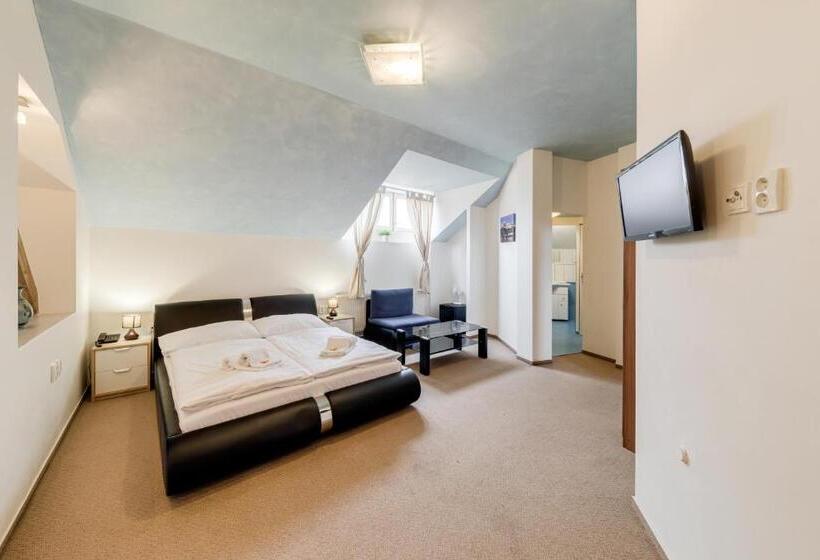 اتاق استاندارد, Koruna