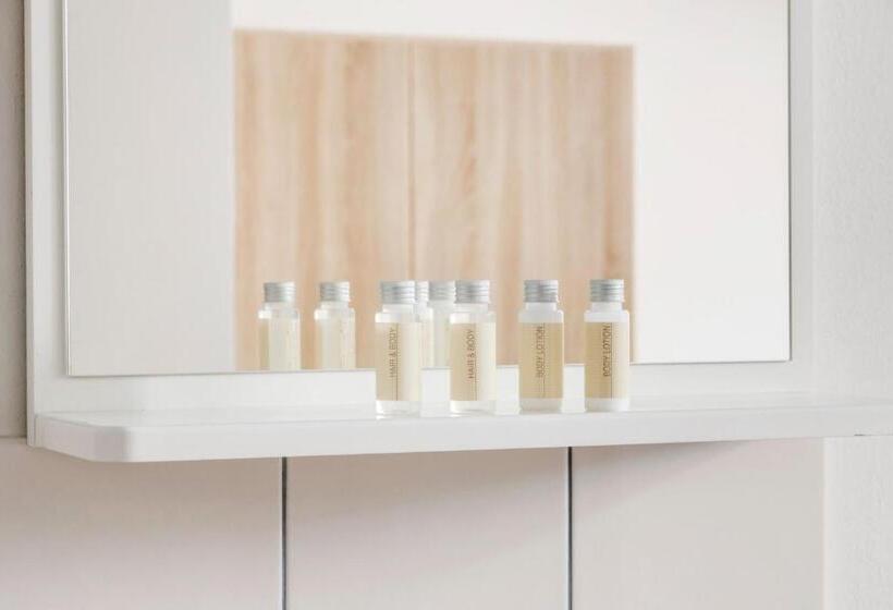 اتاق اکونومی, Koruna