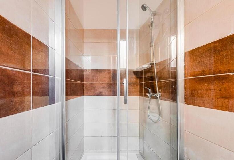 اتاق لوکس یک تخته, Koruna