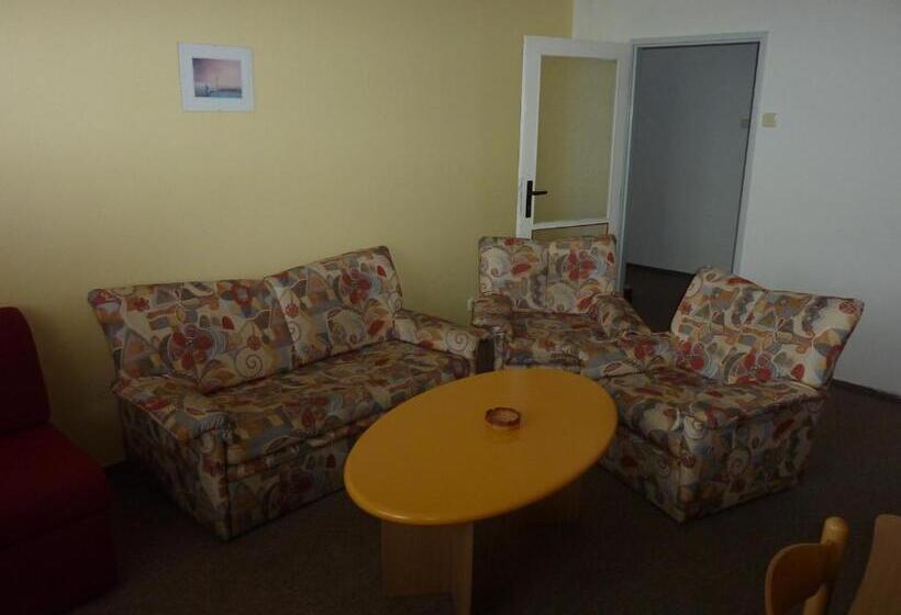 سوییت, Ový Dům