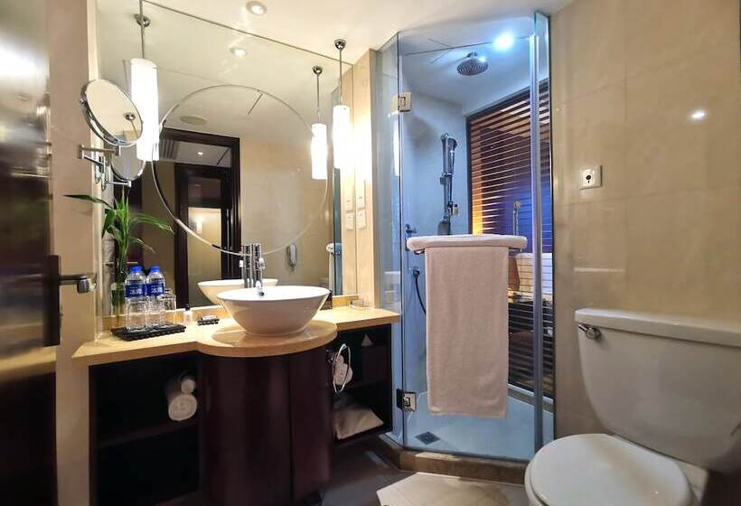 سوییت اجرایی, Radisson Collection Hyland Shanghai