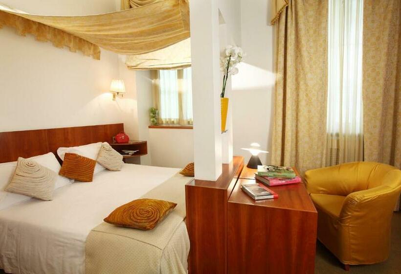 标准三人间, Sanpi Milano