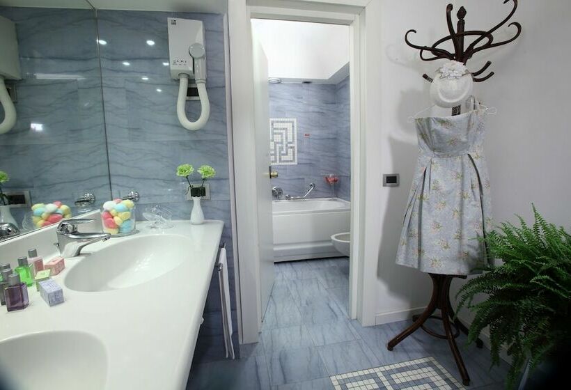 标准三人间, Sanpi Milano