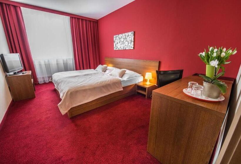 Номер Стандарт, Slovan