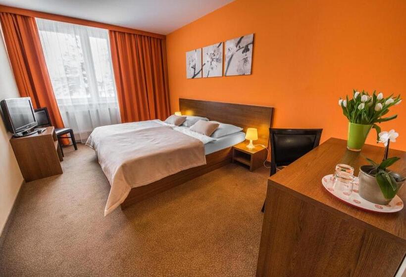 Номер Стандарт, Slovan