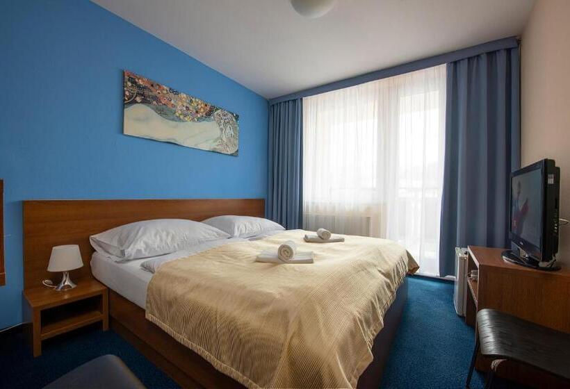 Номер Стандарт с Балконом, Slovan