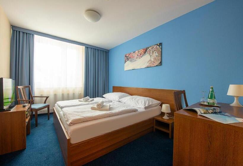 Номер Стандарт с Балконом, Slovan