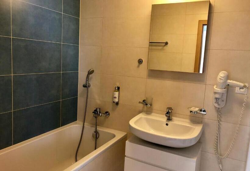 Номер Superior, Slovan