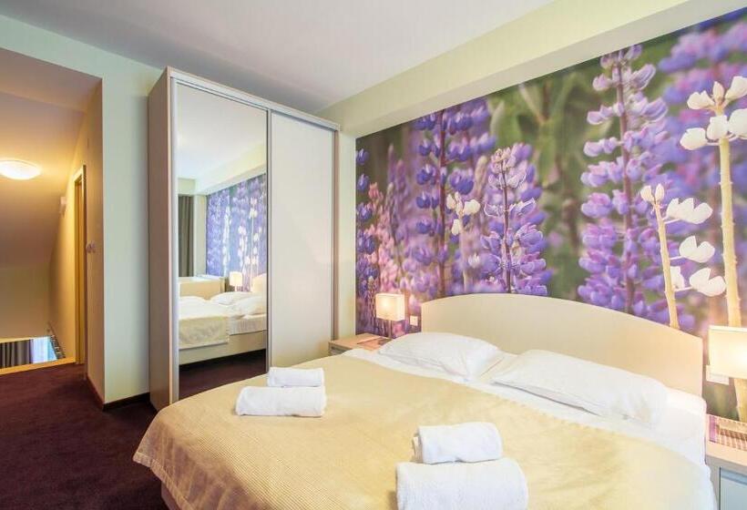 Номер Дюплекс, Slovan