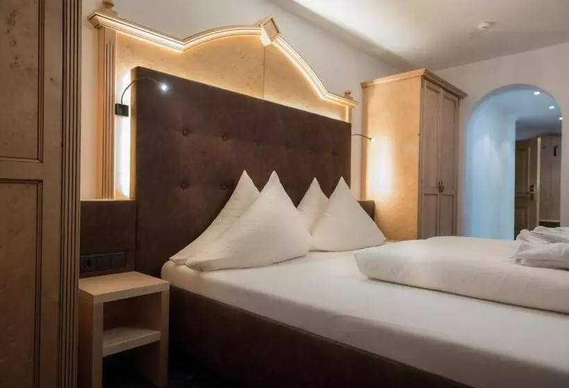 Cameră Deluxe, Albona