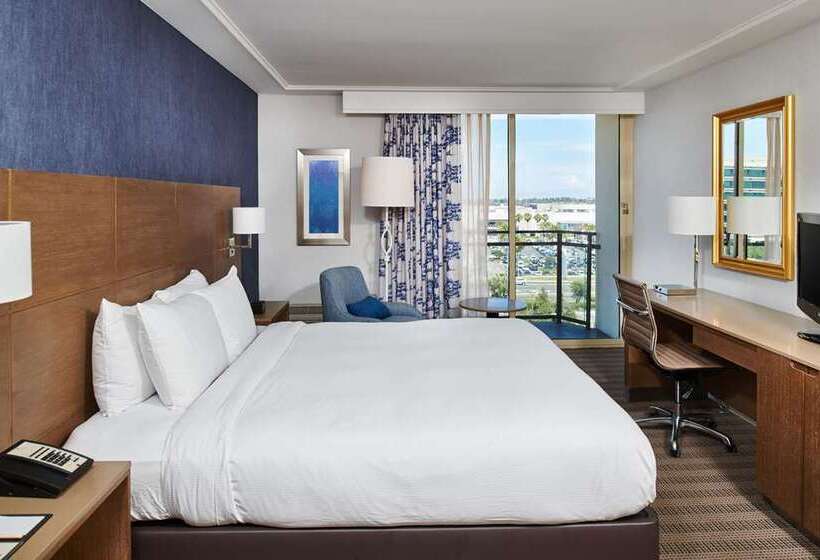 اتاق استاندارد با تخت بزرگ, Doubletree By Hilton Orlando Airport