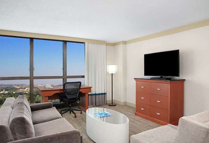 سوئیت جونیور با تخت بزرگ, Doubletree By Hilton Orlando Airport