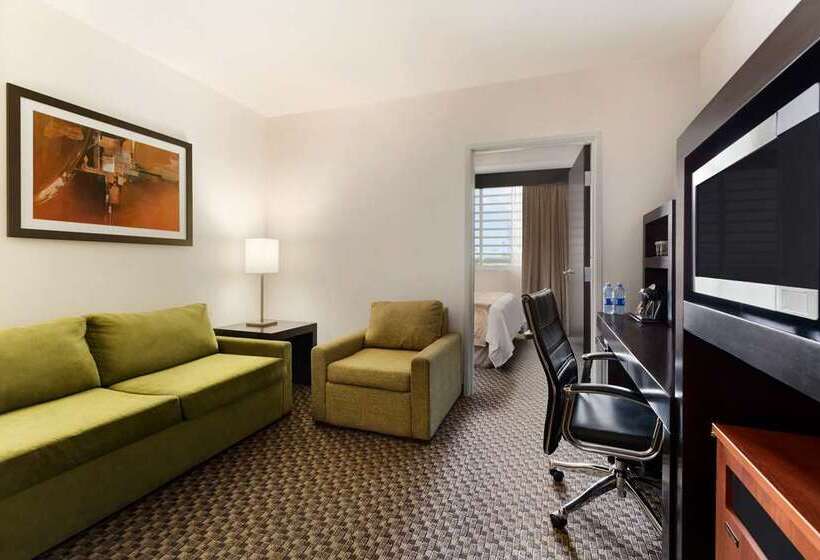 Полулюкс Кровать Кинг, Doubletree By Hilton Orlando Airport