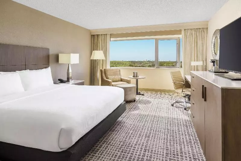 اتاق استاندارد با بالکن, Doubletree By Hilton Orlando Airport