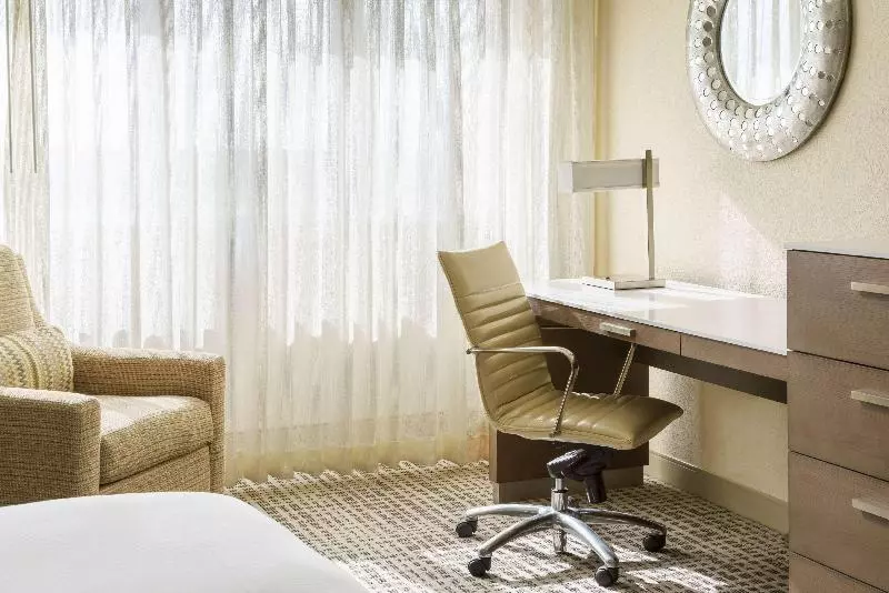 اتاق استاندارد با بالکن, Doubletree By Hilton Orlando Airport