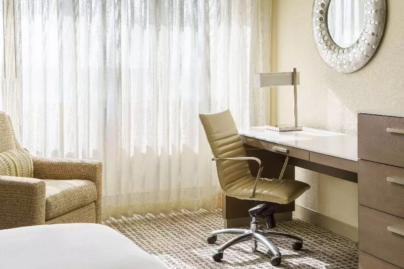 اتاق استاندارد با بالکن, Doubletree By Hilton Orlando Airport