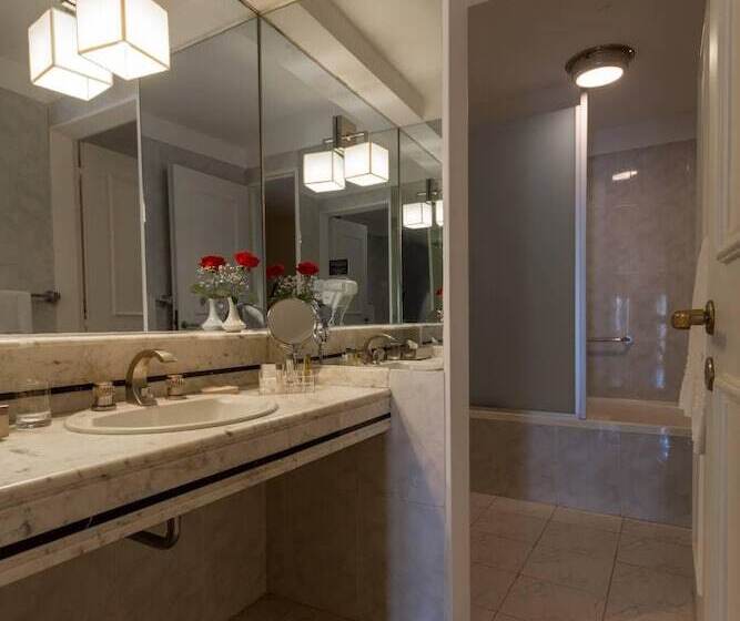 استودیوی استاندارد, Feir S Park Hotel & Rooftop