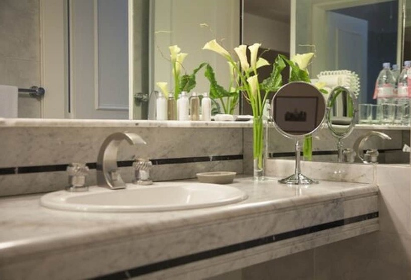 سوئیت پریمیوم, Feir S Park Hotel & Rooftop