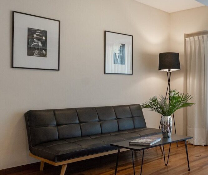 سوئیت پریمیوم, Feir S Park Hotel & Rooftop