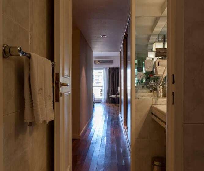 سوئیت پرزیدنت, Feir S Park Hotel & Rooftop