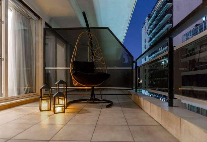 سوئیت پرزیدنت, Feir S Park Hotel & Rooftop