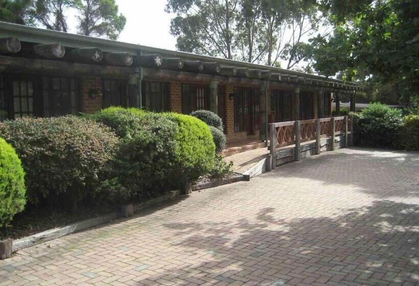 דירת חדר, Mahogany Park